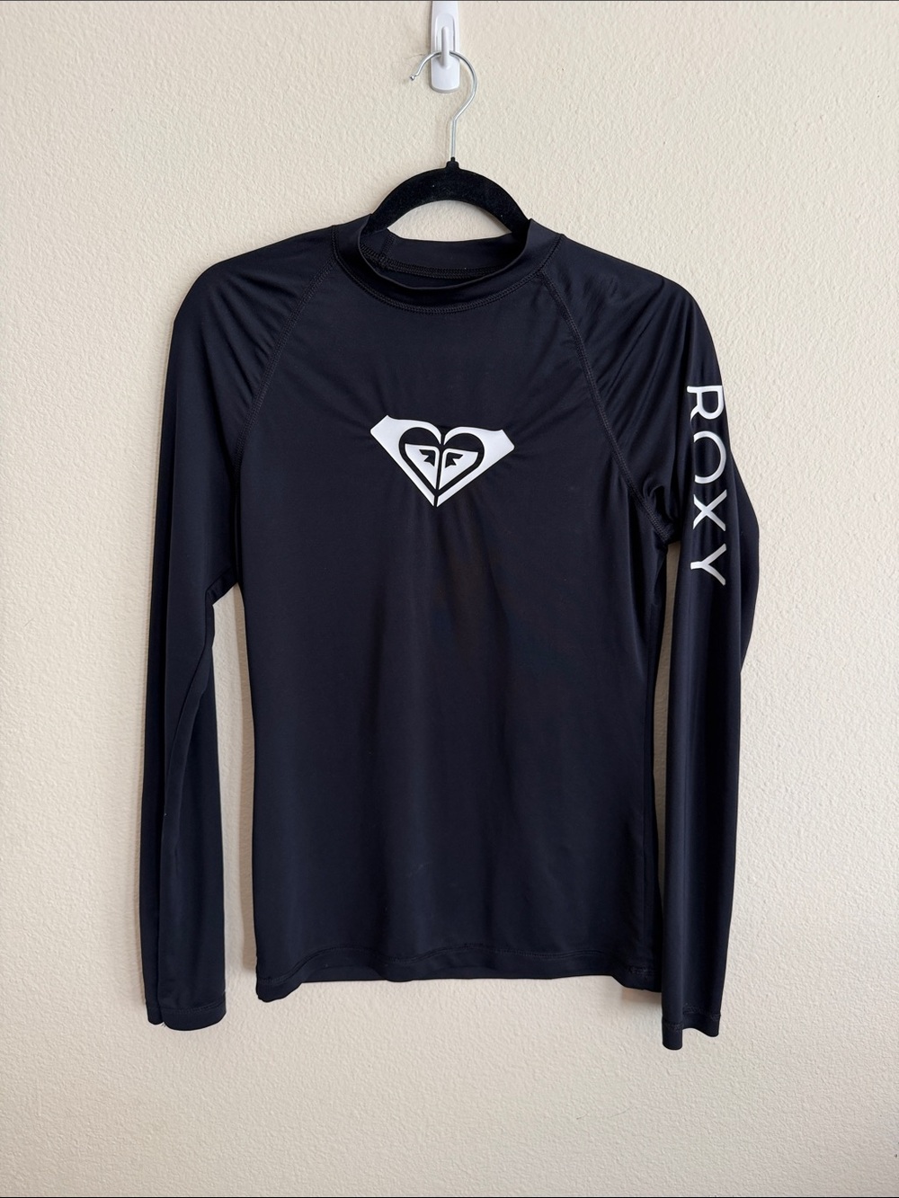 Roxy Black Long-Sleeve Logo Rash Guard Top